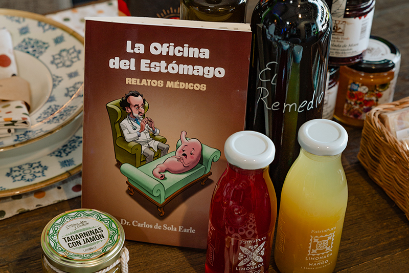 El doctor Carlos de Sola publica ‘La oficina del Estómago’